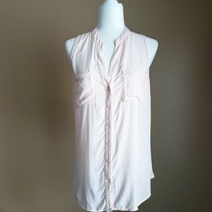 Old Navy Lightweight Sleeveless Buttondown Blouse